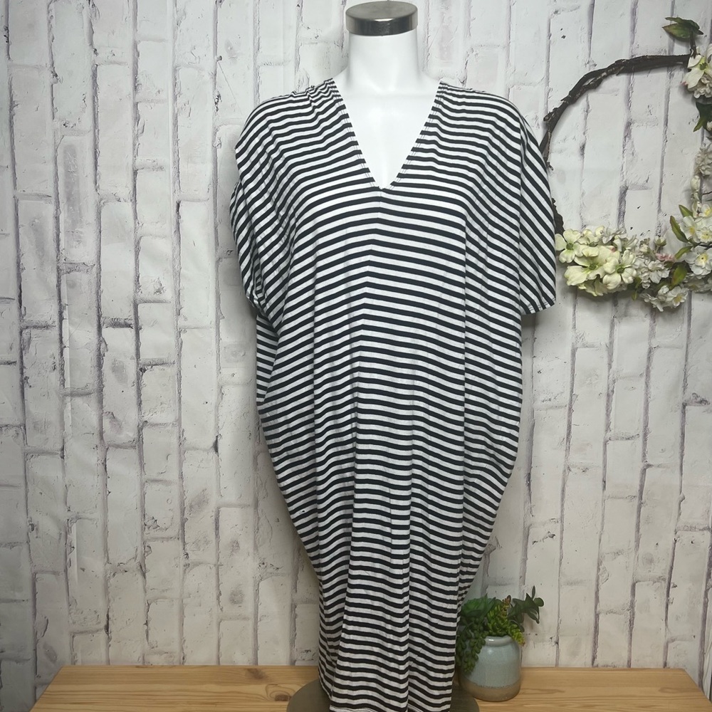 Morgane Le Fay New York white strip summer tshirt dress